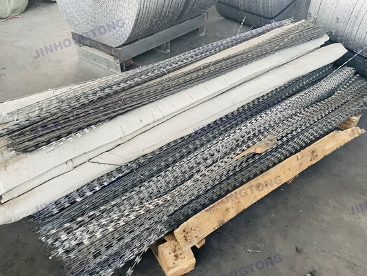 Prison Fencing Fence 50kg Galvanized Barbed Wire Mesh Barb Fence Roll with Baling Wire Function