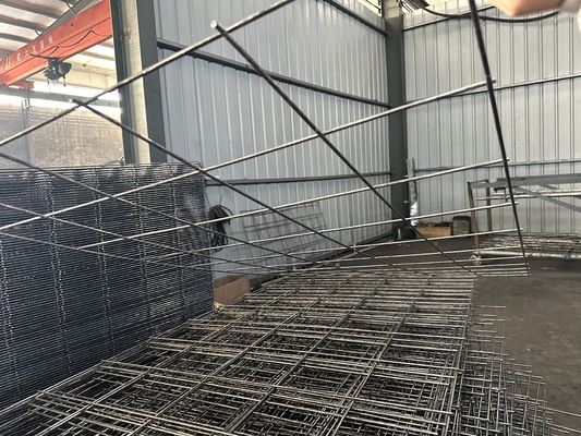 Gi Chain Link Fence with Polyurethane Coated Metal Mesh Wire Net and Wire Gauge Request