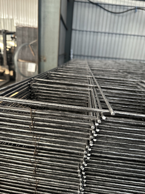 Gi Chain Link Fence with Polyurethane Coated Metal Mesh Wire Net and Wire Gauge Request