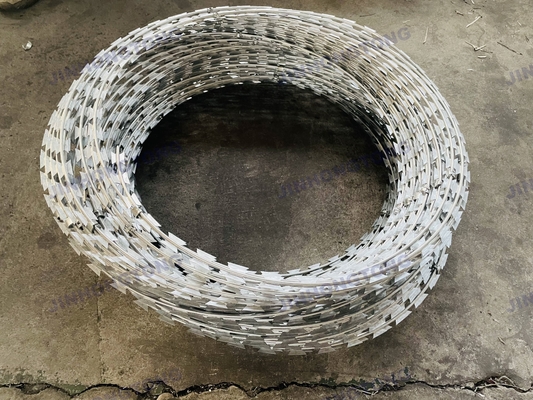 Grassland Protection Solutions with Speed Razor Barbed Wire Roll Galvanized Wire and Double Twisted Barb Wire Machine