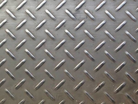 Construction Structure AISI ASTM BS DIN GB JIS 2.0-8 mm Thick Checkered Carbon Steel Plate