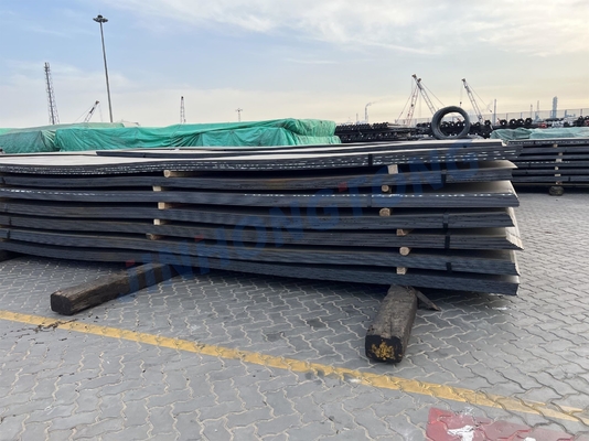 Large inventory of hot-rolled carbon steel plates, available in sizes 212506000mm, with Q355, SS400, and Q195 grades