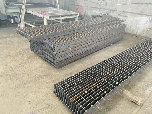 Hot Selling Galvanized Steel Grill Grating Diamond Shaped Steel Grating Welded Steel Grates Certified Welding