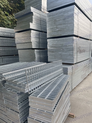 Customizable steel grille Hot sale Metal Building Materials Hot Dipped Galvanized Steel Grating for walkway and platform grating