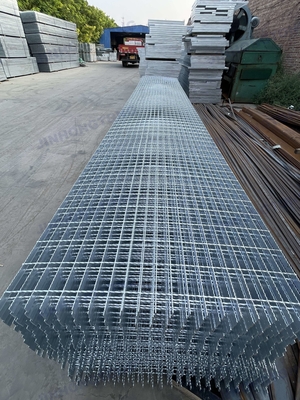 Customizable steel grille Hot sale Metal Building Materials Hot Dipped Galvanized Steel Grating for walkway and platform grating